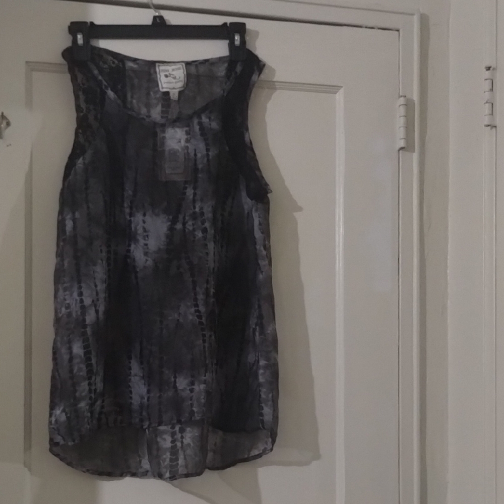 Pink Rose Sheer Tie-Dye Camisole in Black and Gray